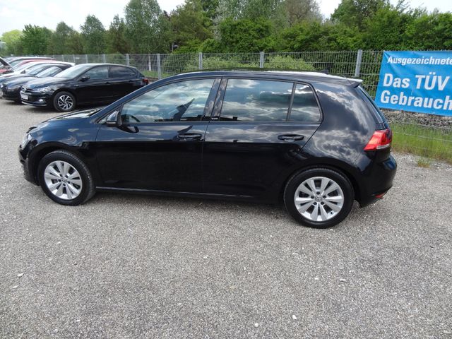 Fahrzeugabbildung Volkswagen Golf VII Lim. Allstar/1.Hand/Navi/PDC/SitzH/Alu/
