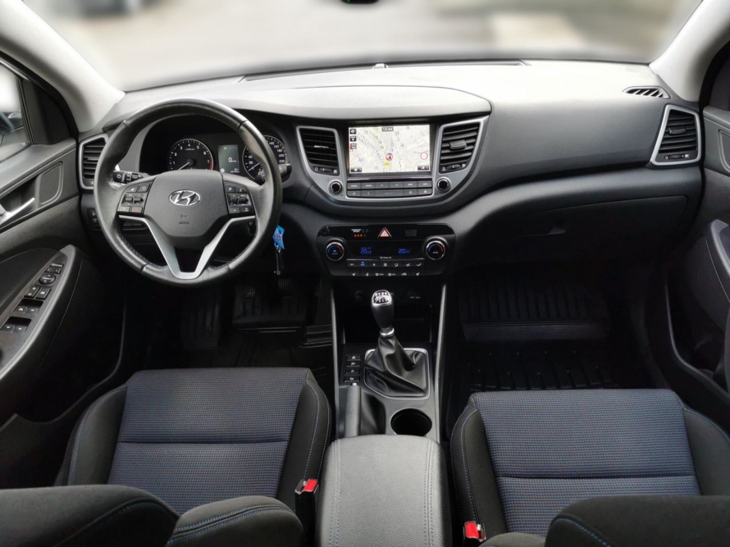 Fahrzeugabbildung Hyundai Tucson blue Advantage 2WD Navi, 8-fach bereift M