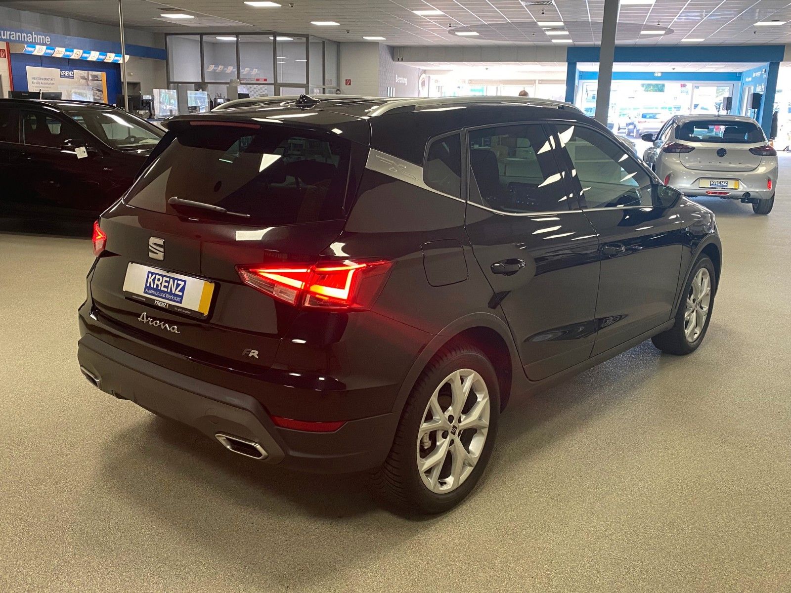 Fahrzeugabbildung SEAT Arona FR 1.0 TSI+NAVIGATION+ALLWETTER+WIRELESS+