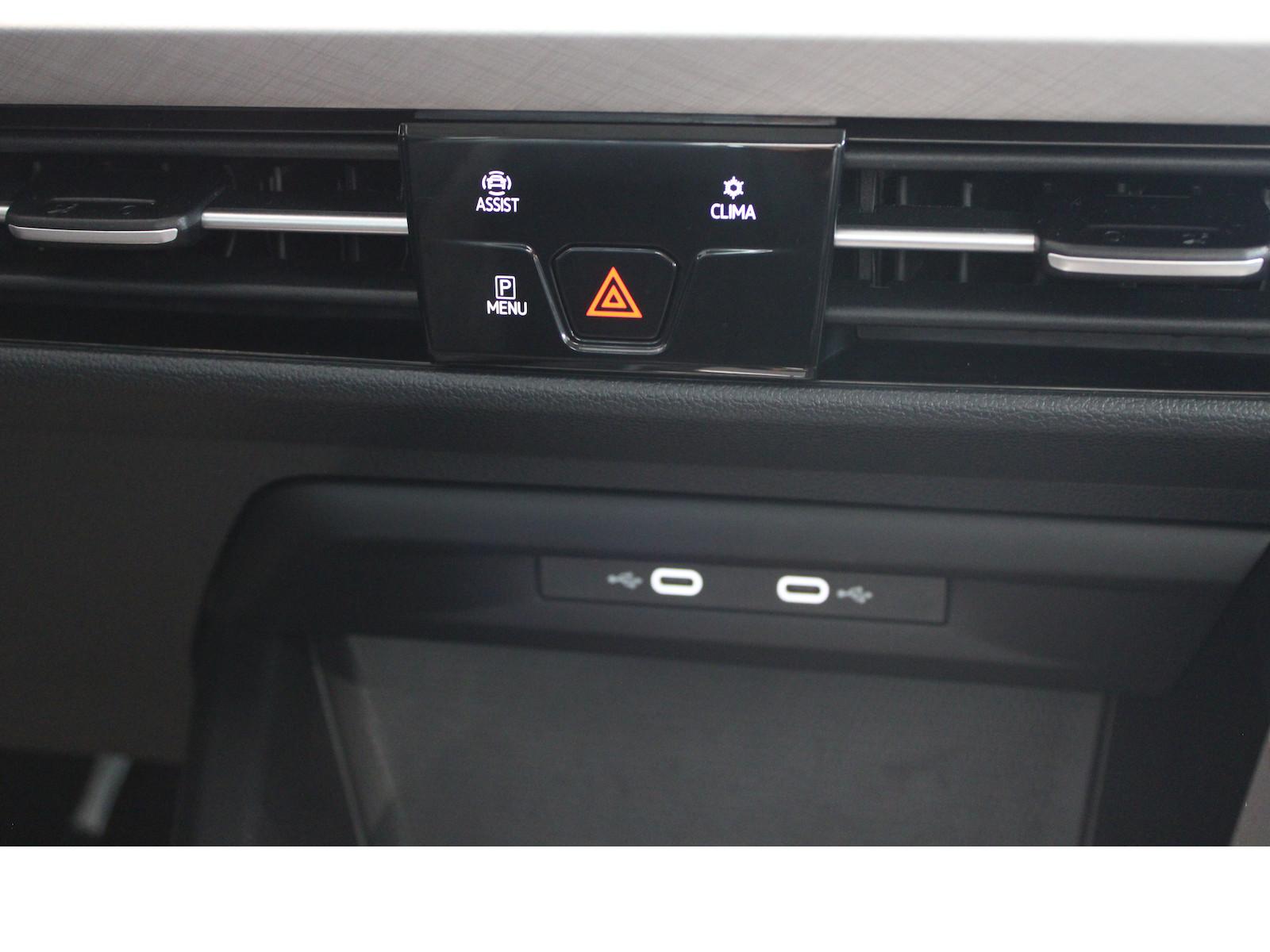 Volkswagen Golf VIII 1.0 eTSI LED*DSG*KLIMA*CARPLAY*PDC*ACC, миниатюра 21