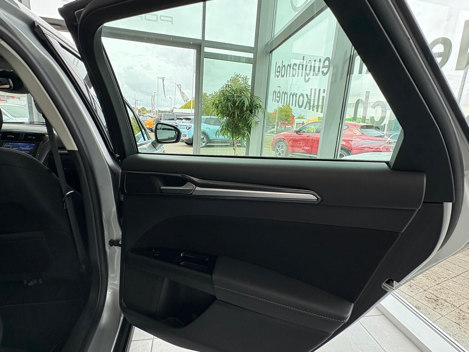 Fahrzeugabbildung Ford Mondeo Turnier Trend