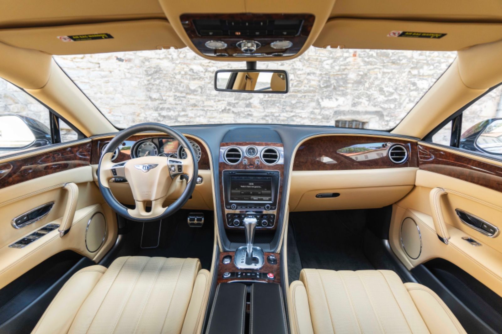 Fahrzeugabbildung Bentley Flying Spur 6.0 W12 Autom. Bixenon NAVI PDC KAM