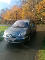 Peugeot 807 2.0 HDi Allure, 2013, Diesel, ... - Peugeot 807 mit Diesel-Antrieb: mit Navigationssystem