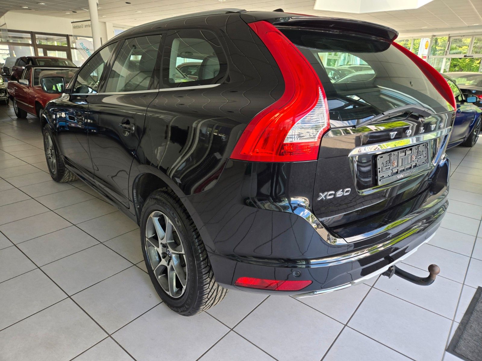 Fahrzeugabbildung Volvo XC60* D4 AWD, Ocean Race AWD