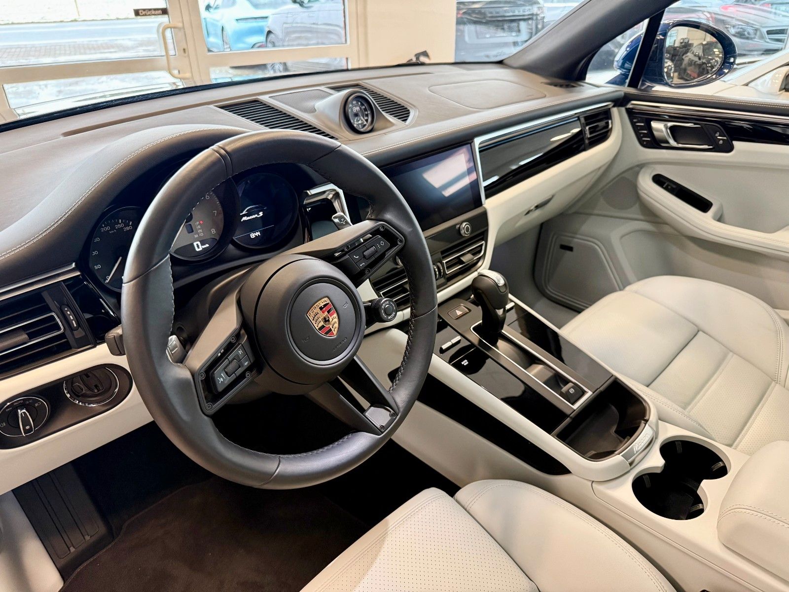 Fahrzeugabbildung Porsche Macan S Luftfederung/Panorama/ACC/SportChrono