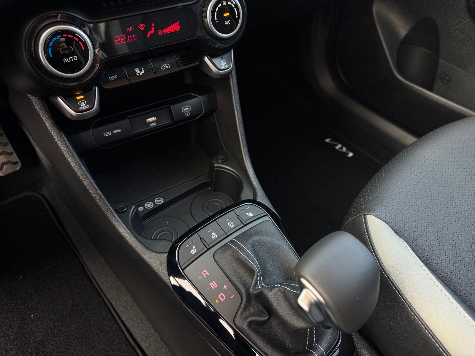 Fahrzeugabbildung Kia PICANTO PE2 1.0 AMT GT-LINE NAVI LED KAMERA STZH