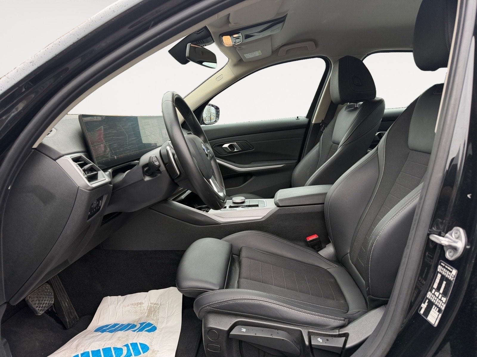 BMW 318 3 Limousine 318 i Navi Leder LED foto 7