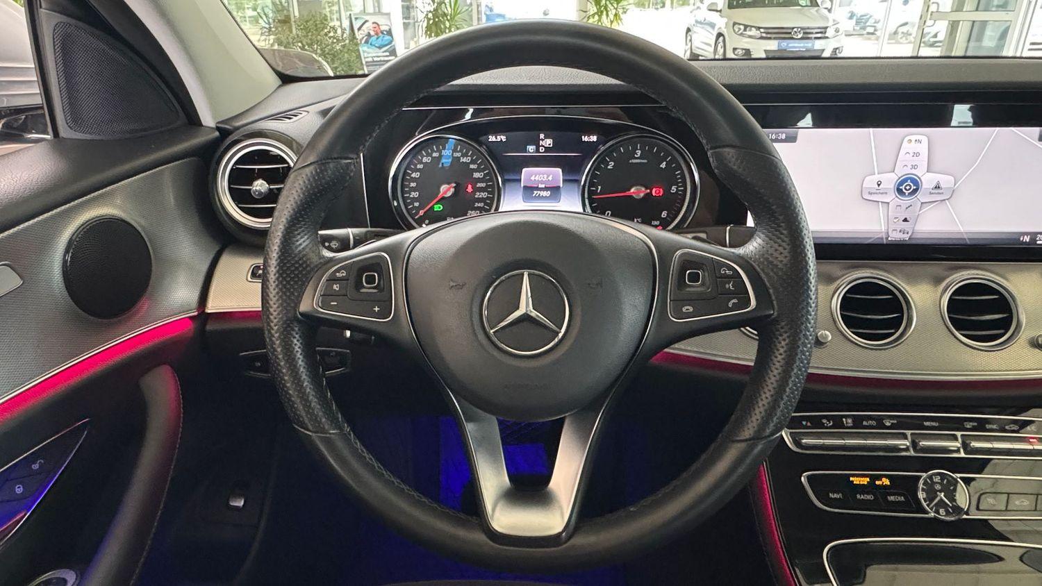 Mercedes-Benz E 220 E 220 d  Avantgarde LED/NAVI/CARPLAY