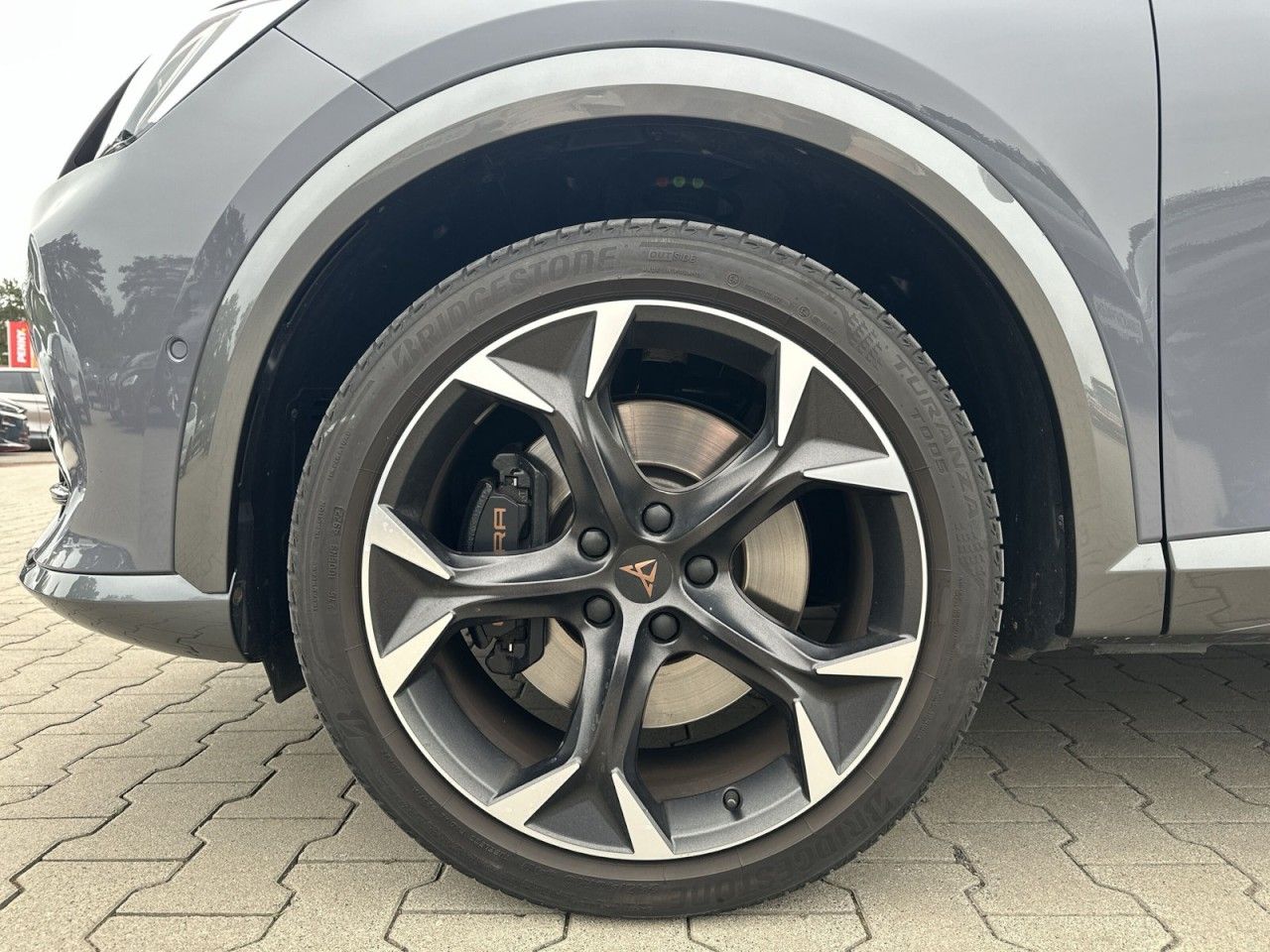 Fahrzeugabbildung CUPRA Formentor VZ 2.0 TSI 4Drive 310 PS DSG*Beats* - mit KI generiert/bearbeitet