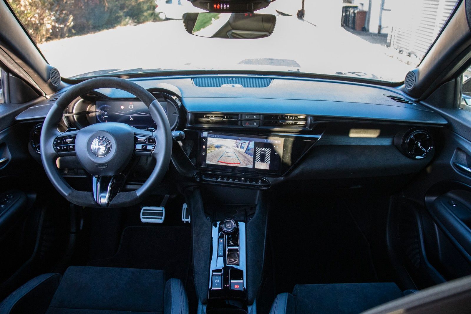 Fahrzeugabbildung Alfa Romeo Junior 1.2 MHEV Speciale DCT6