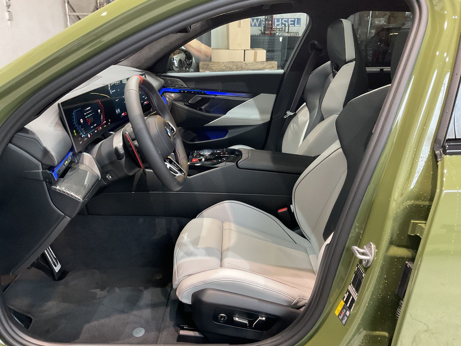 Fahrzeugeinzelansicht 11 Fahrzeugabbildung BMW M5 Touring 0,5% Versteuerung,Sonderlackierung~Pa