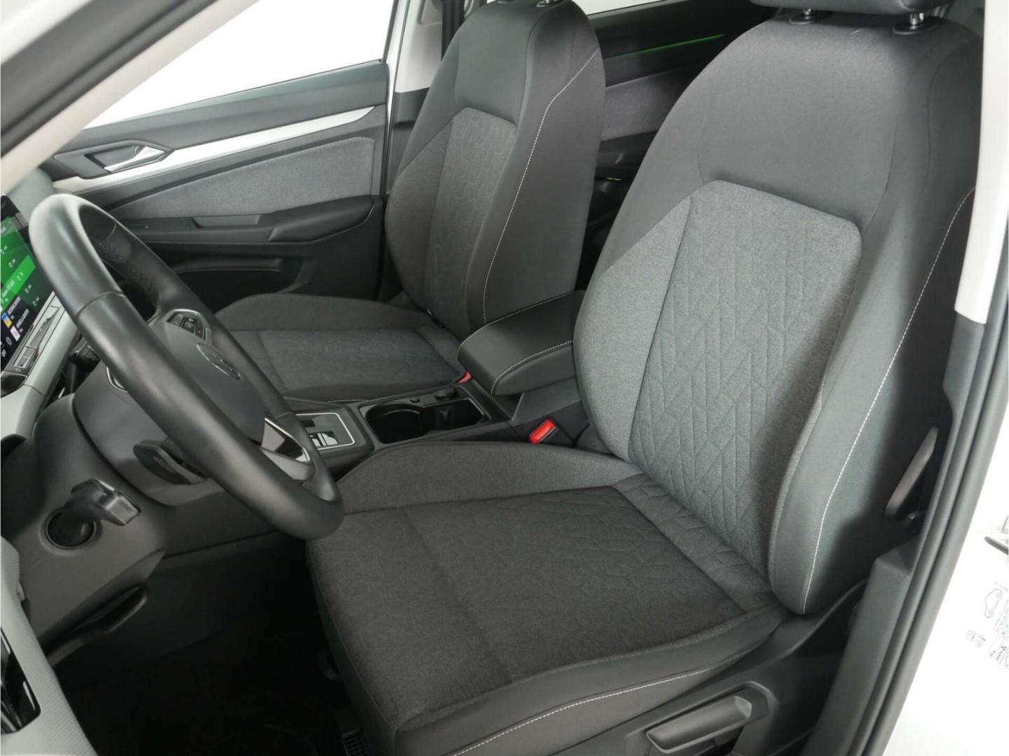 Volkswagen Golf 1.0 eTSI Move DSG App-Connect/SH/Klima, миниатюра 10