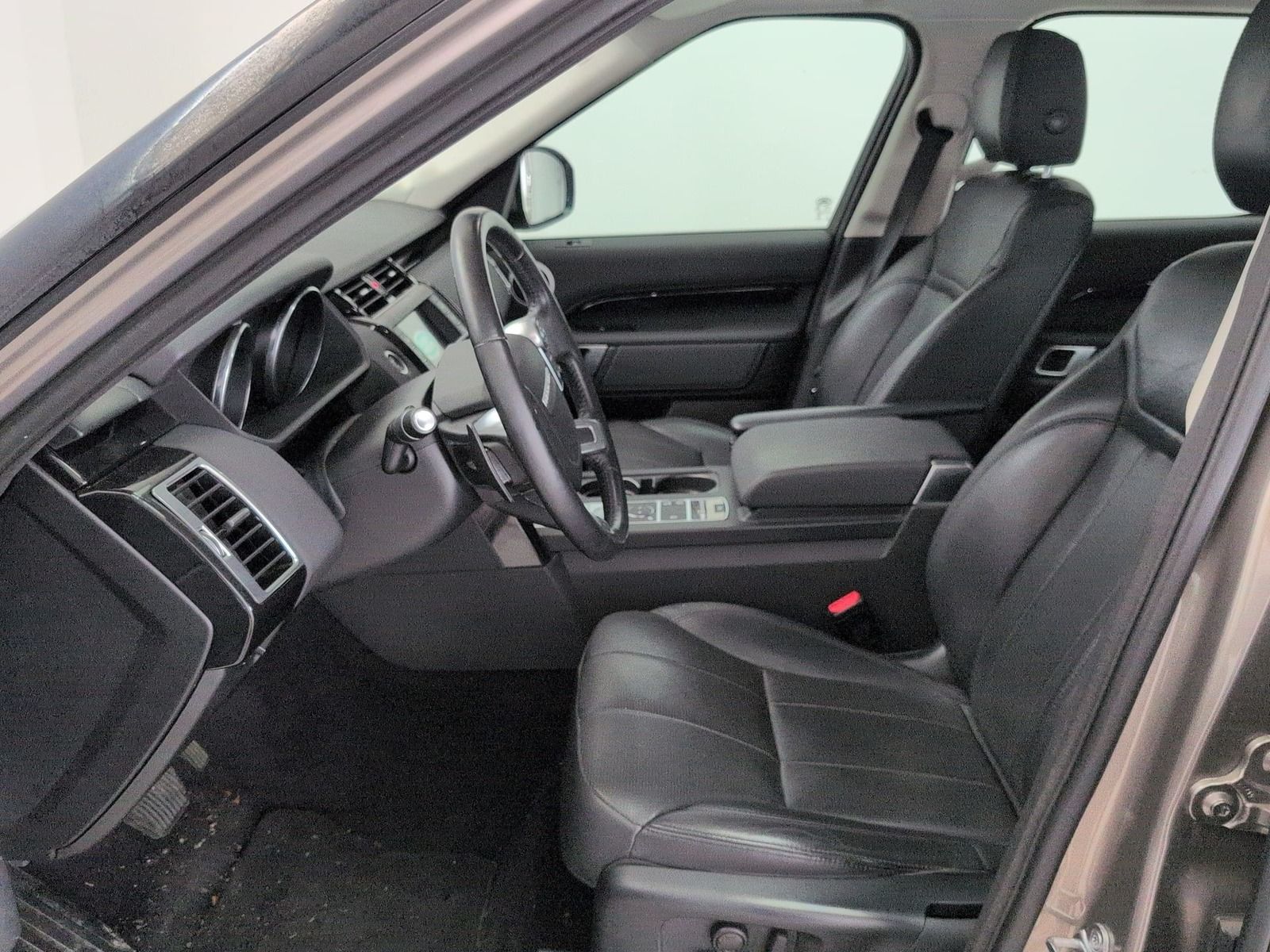 Fahrzeugabbildung Land Rover Discovery 5 2.0 TD4 SE * Leder * AHK * Navi*