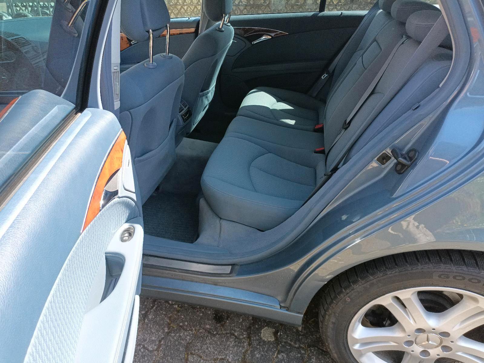 Mercedes-Benz E500 2004 — photo 9
