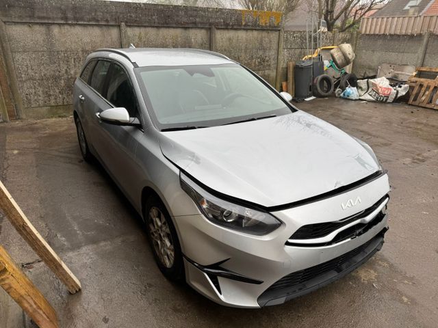 Kia KIA Ceed  GDI Hybrid GT LINE  SW FUL 2000 KM