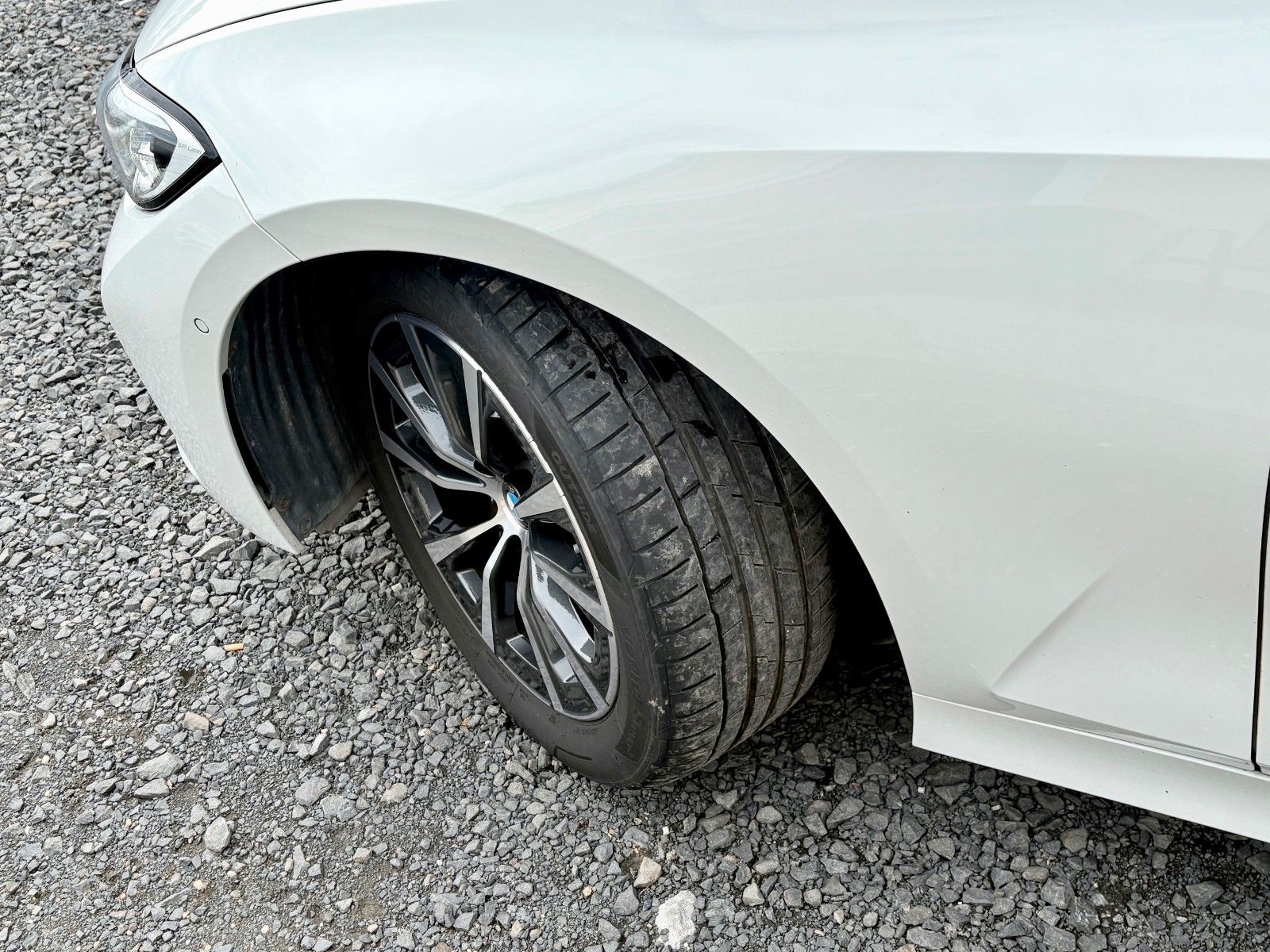 Fahrzeugabbildung BMW 320d xDrive SPORT LINE Navi Laser Standhz Leder