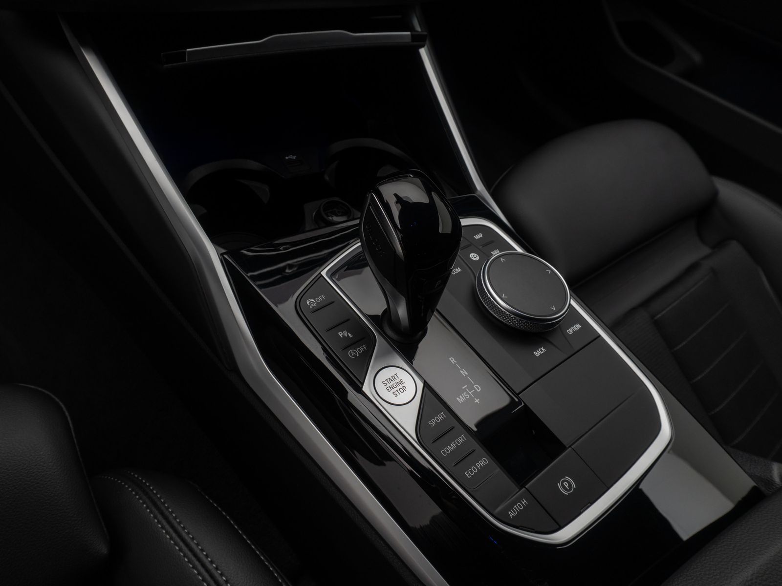 Fahrzeugabbildung BMW 318i Sport Line DAB Kamera Stop&go Laser HiFi