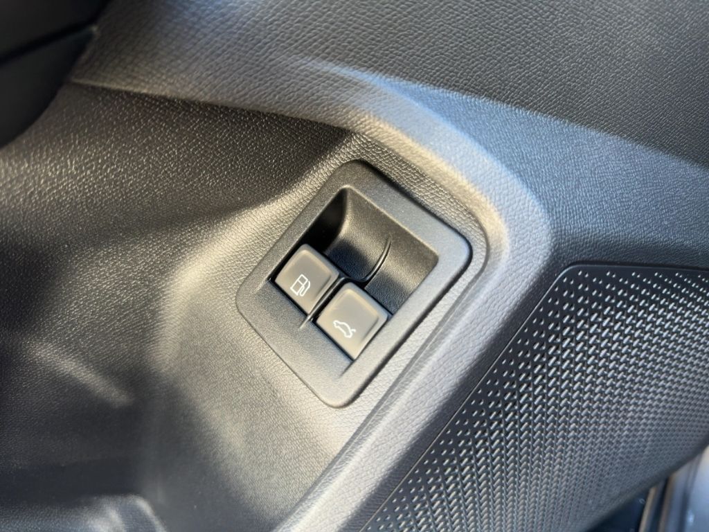 Fahrzeugabbildung CUPRA Leon ST e-HYBRID WINTER NAVI ACC elektr. HECKKL.