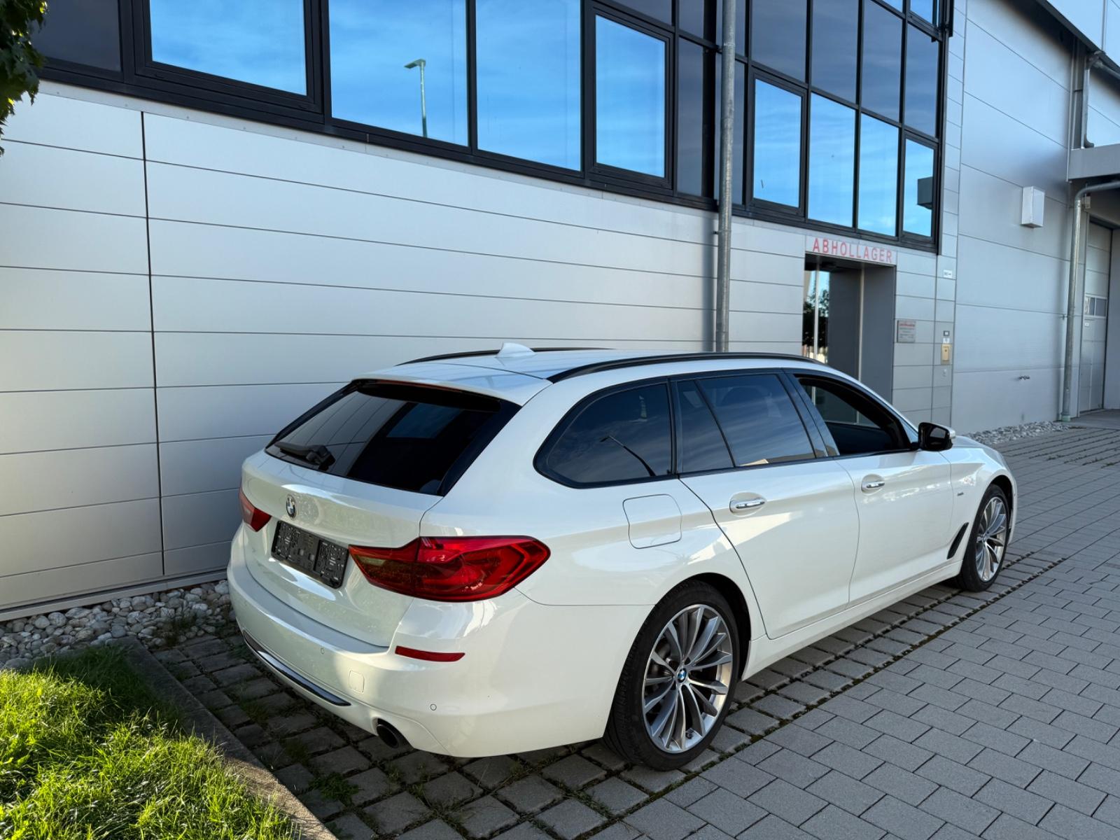 BMW 530i xDrive Touring Sport Line Leder/HUD/ACC
