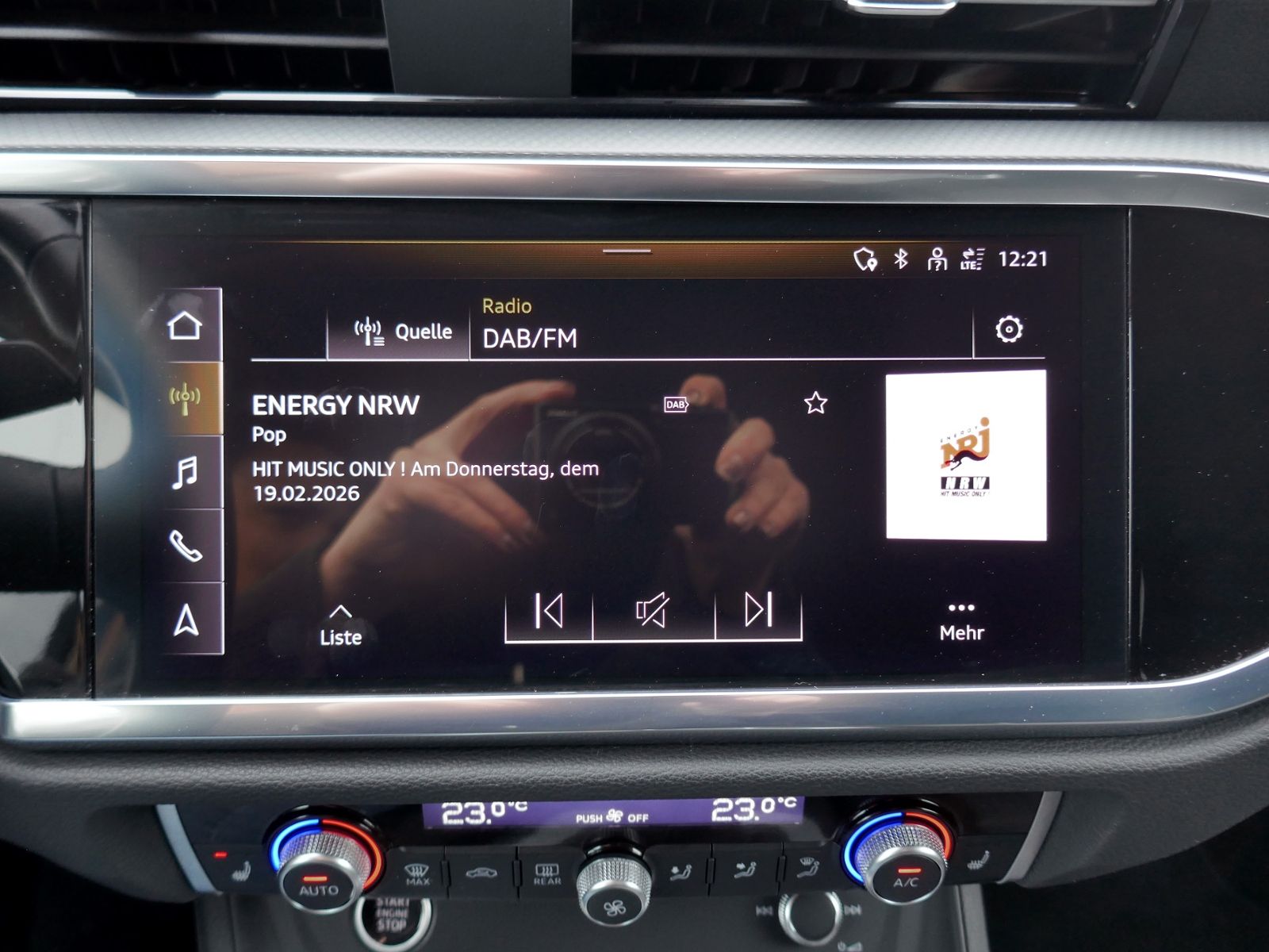 Fahrzeugabbildung Audi Q3 35 Advanced 2.0 TDI | LED AHK PDC Navi