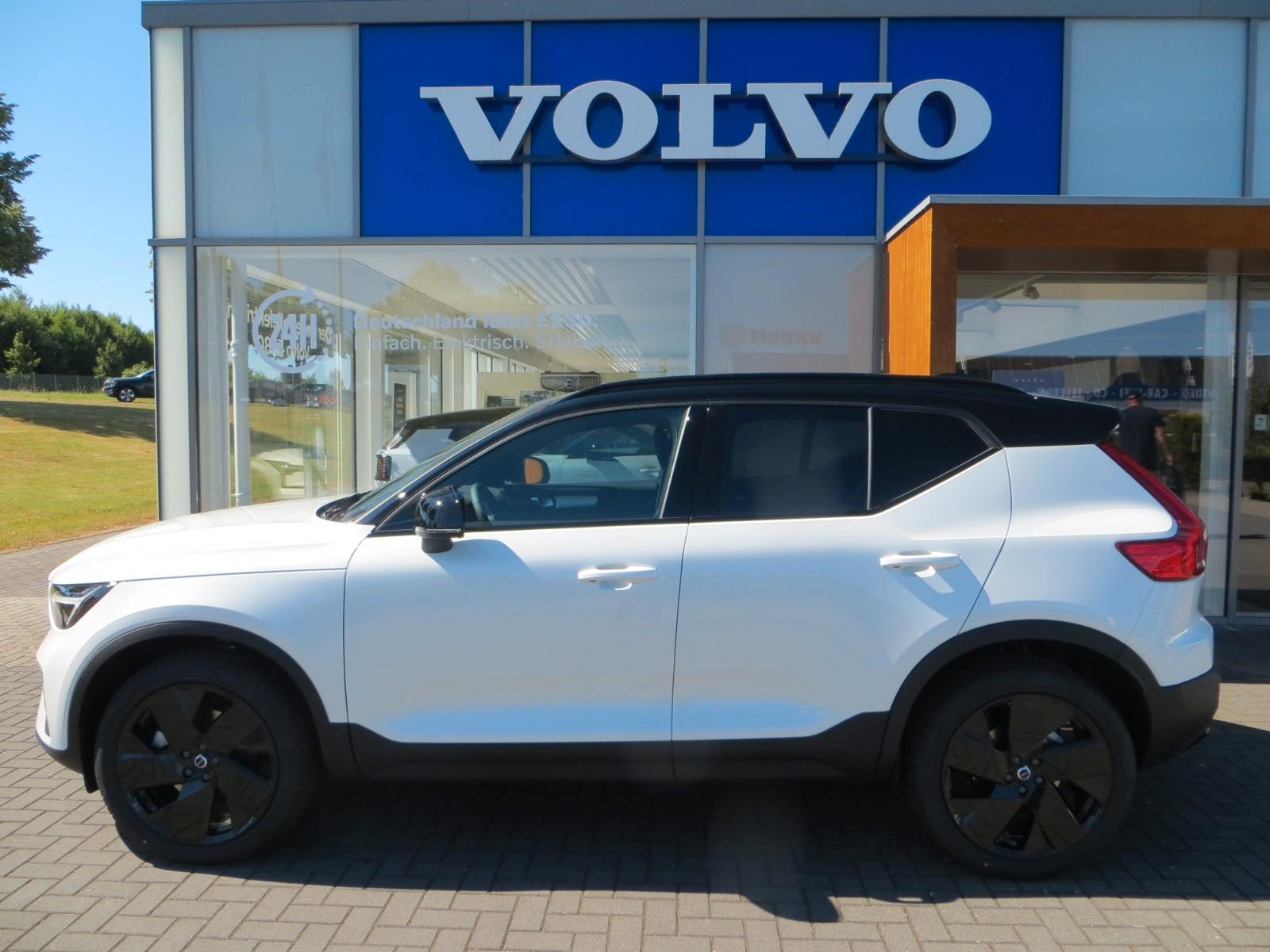 Volvo XC40 B3 Plus Black Edition DCT