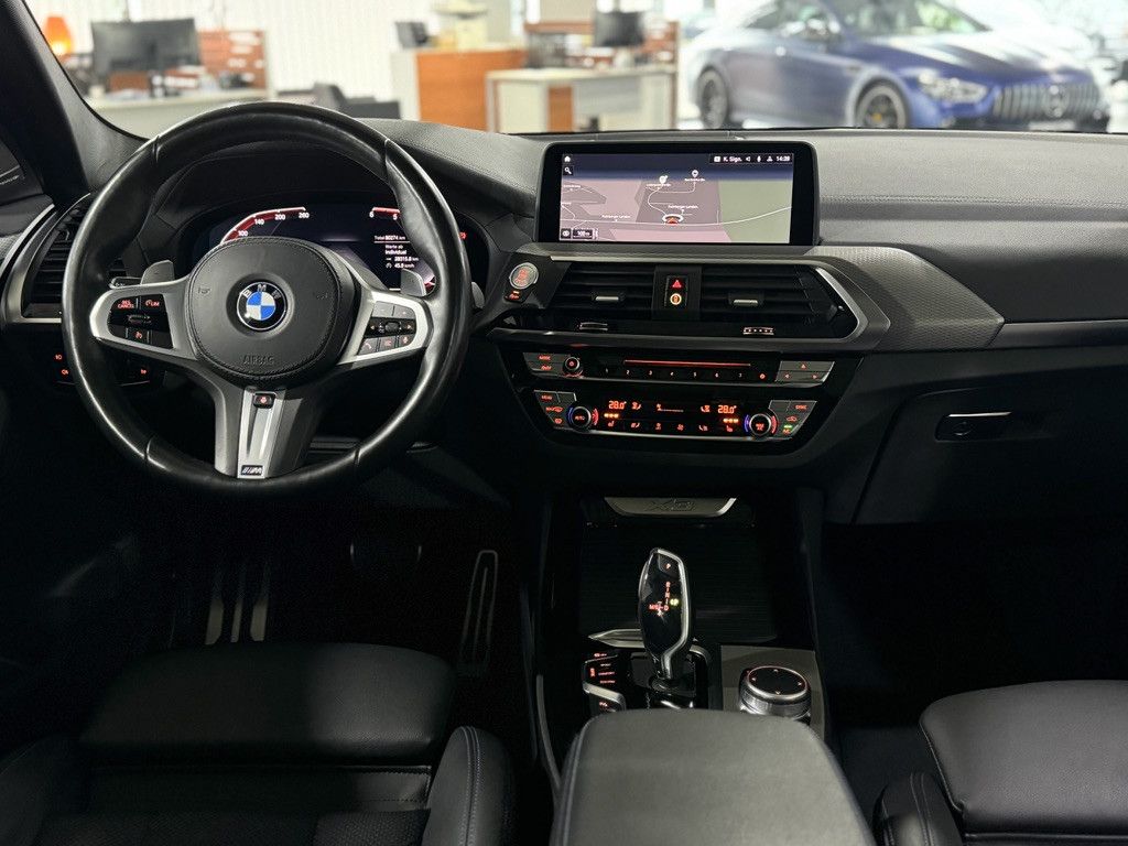 Fahrzeugabbildung BMW X3 xD30d M Sport Panorama Kamera HUD DAB H/K 20"