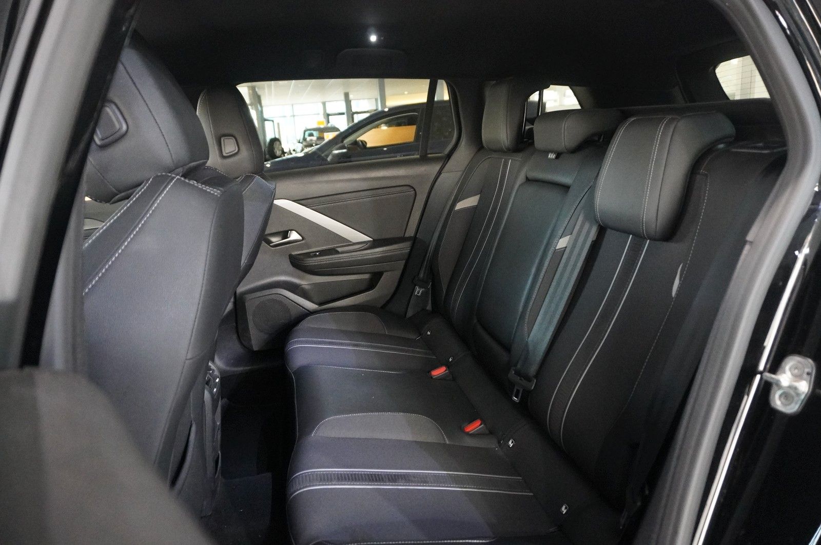 Fahrzeugabbildung Opel Astra L ST 1.2T GS LINE NAVI/LED/360°/VIRT./DAB+