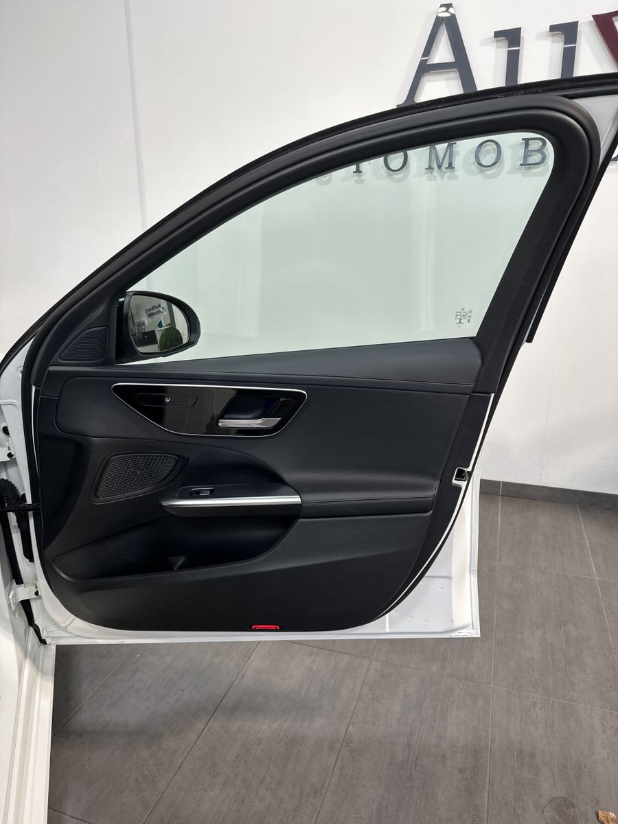 Fahrzeugabbildung Mercedes-Benz C 300e T Avantgarde Night-Paket NAV+LED+ACC+KAM