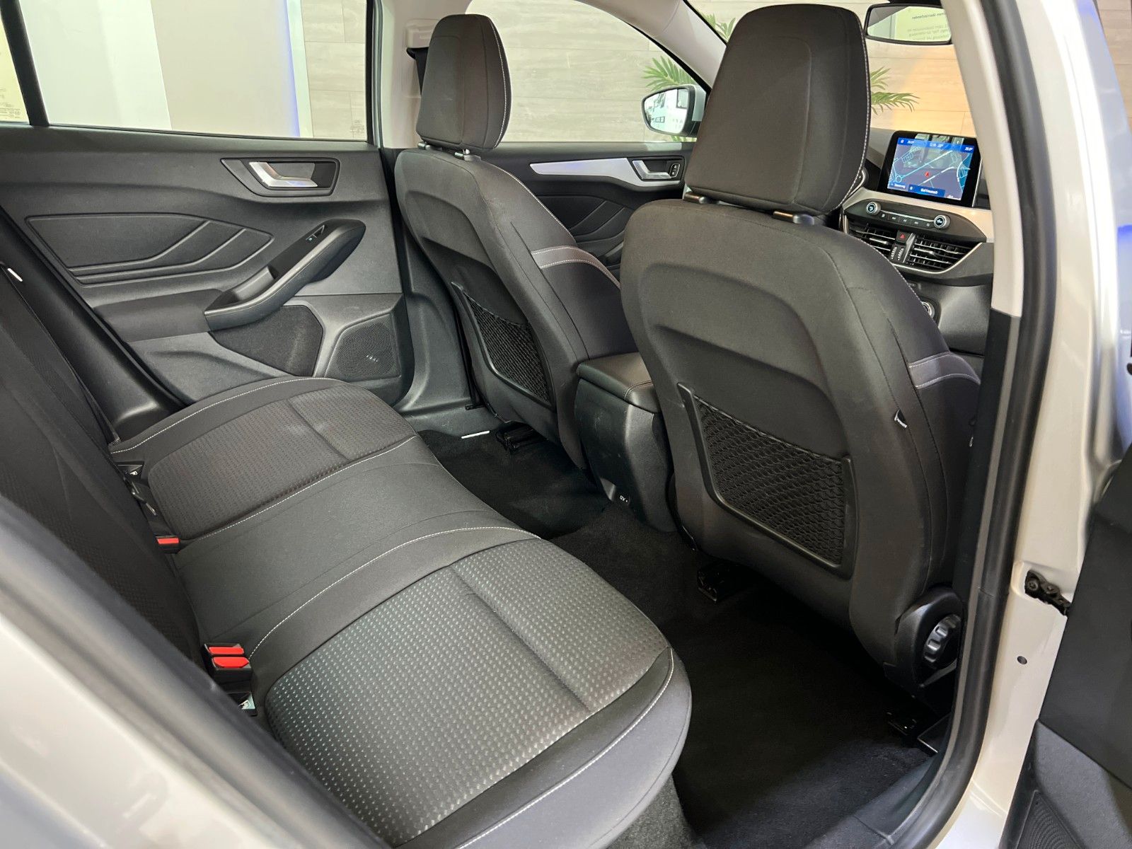 Fahrzeugabbildung Ford Focus Turnier  1,5 TDCI *E-HECKKLAP *SPUR*DAB*