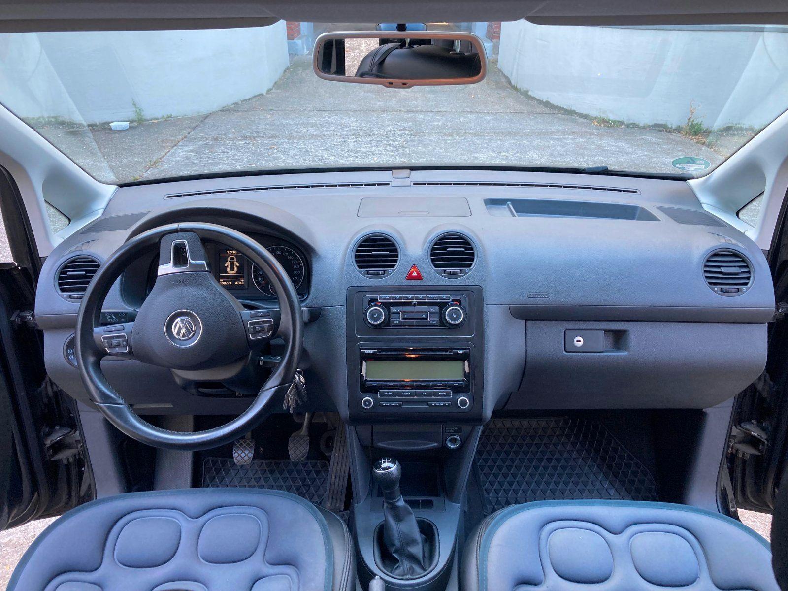 Volkswagen Caddy 2011 — photo 8