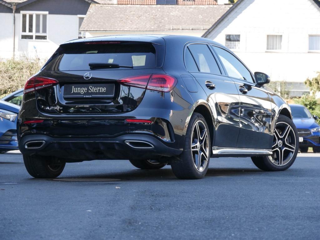 Mercedes-Benz A 250 e AMG-Sport/Night/LED/Cam/Ambi/Tempomat
