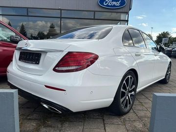 Mercedes-Benz E 200 2.0 Avantgarde Aut. Limousine