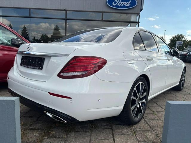 Mercedes-Benz E 200 2.0 Avantgarde Aut. Limousine