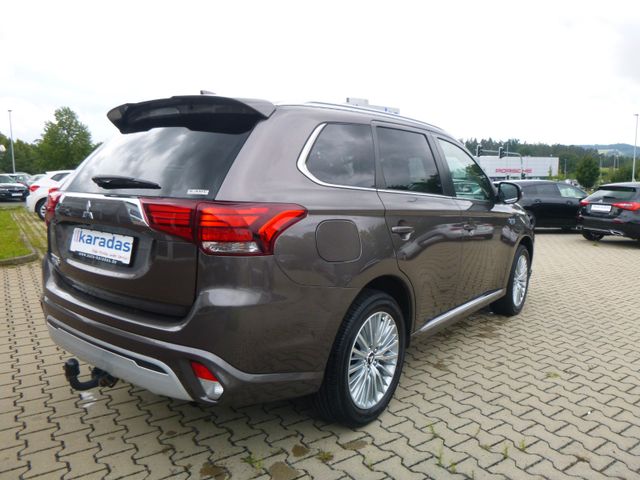 Fahrzeugabbildung Mitsubishi Outlander 4WD Plug-in Hybrid >AUT/AHK/Kamera<