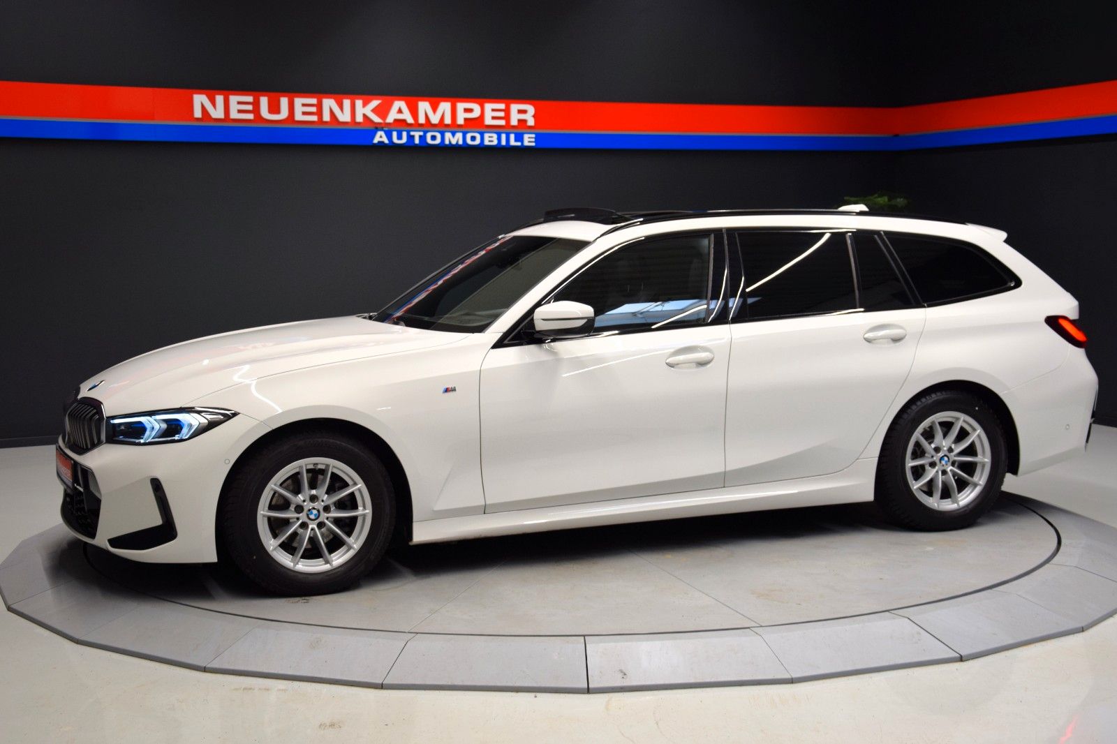 Fahrzeugabbildung BMW 318 i Touring M Sport ACC Pano AHK Memory Kamera