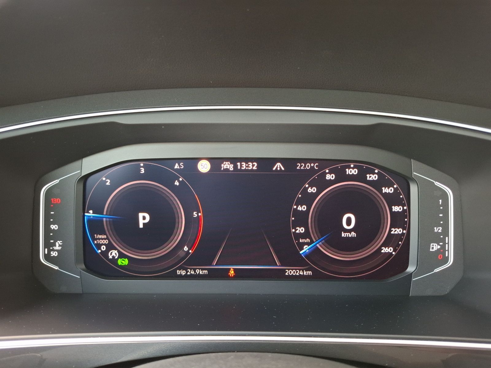 Fahrzeugabbildung Volkswagen Tiguan TDI Move DSG STH Matrix AHK Navi AID ACC