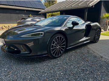McLaren GT