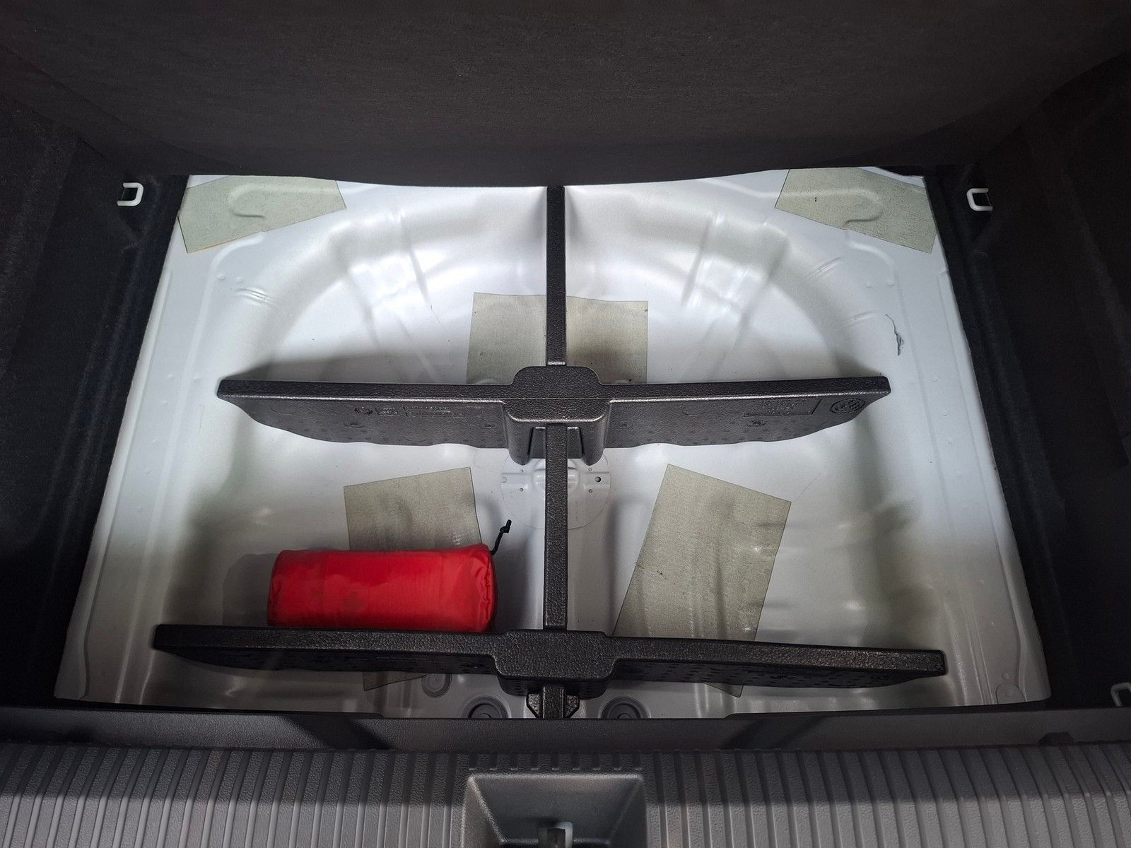 Fahrzeugabbildung Volkswagen T-Roc 1.5 eTSI DSG Trend + Light Assist+Garantie