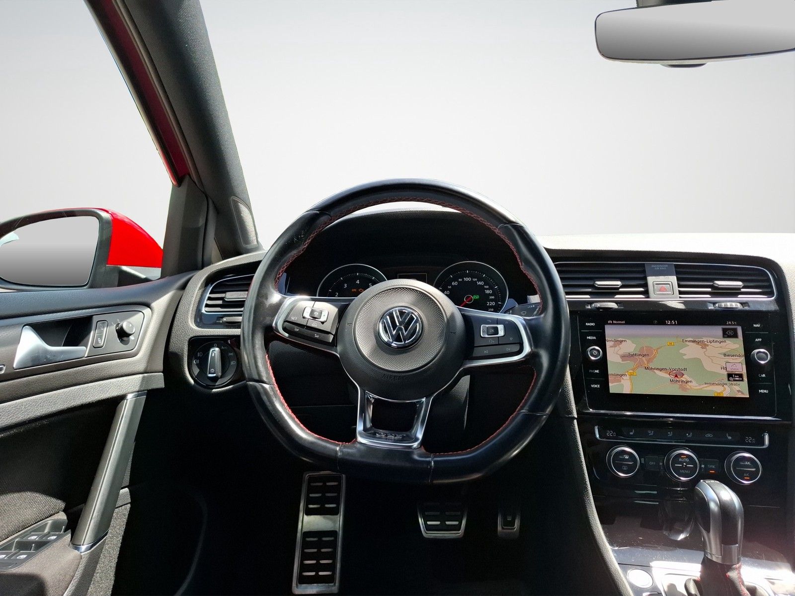 VW Golf VII 2.0 TSI GTI DSG / PANORAMA / LED / NAVI - Image 11