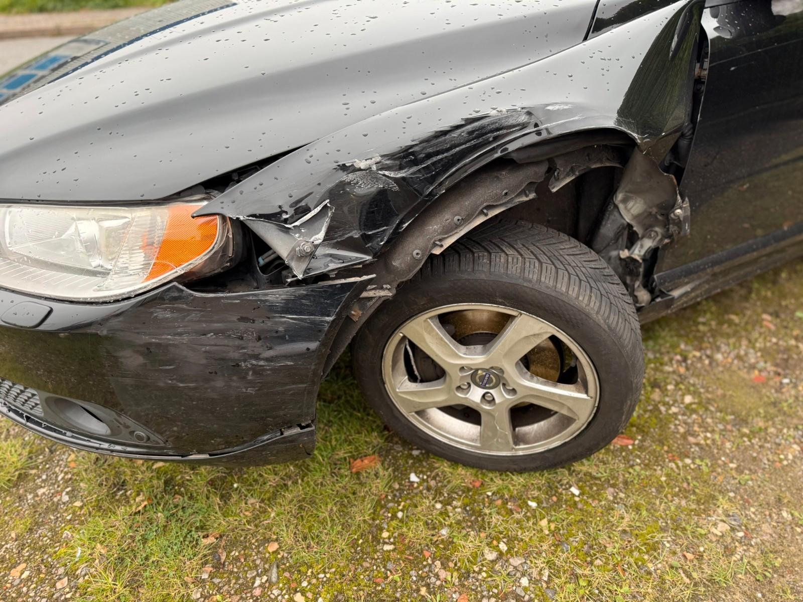 Volvo V70 2011 — photo 17
