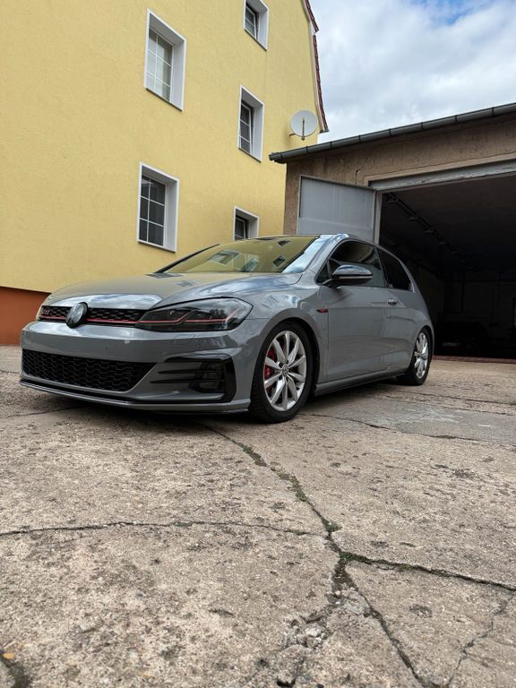 Image of Volkswagen Golf