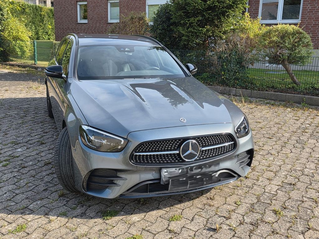 Image of Mercedes-Benz E 300