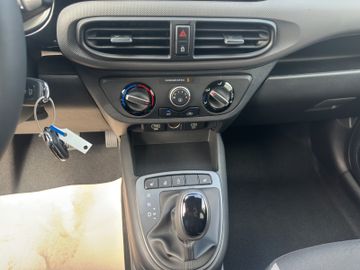 Hyundai i10 1.0 AUTOMATIK TREND + NAVIGATION