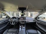 BMW 530e xDrive Luxury AHK DaPro Ad-LED 360° HuD h&k - gebrauchte BMW Kombis