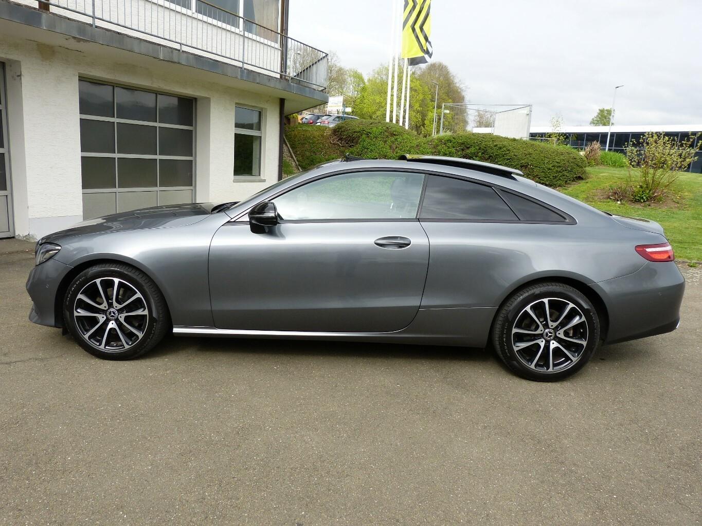 Mercedes-Benz E 220 D Coupe Avantgarde[Panorama/Kamera]