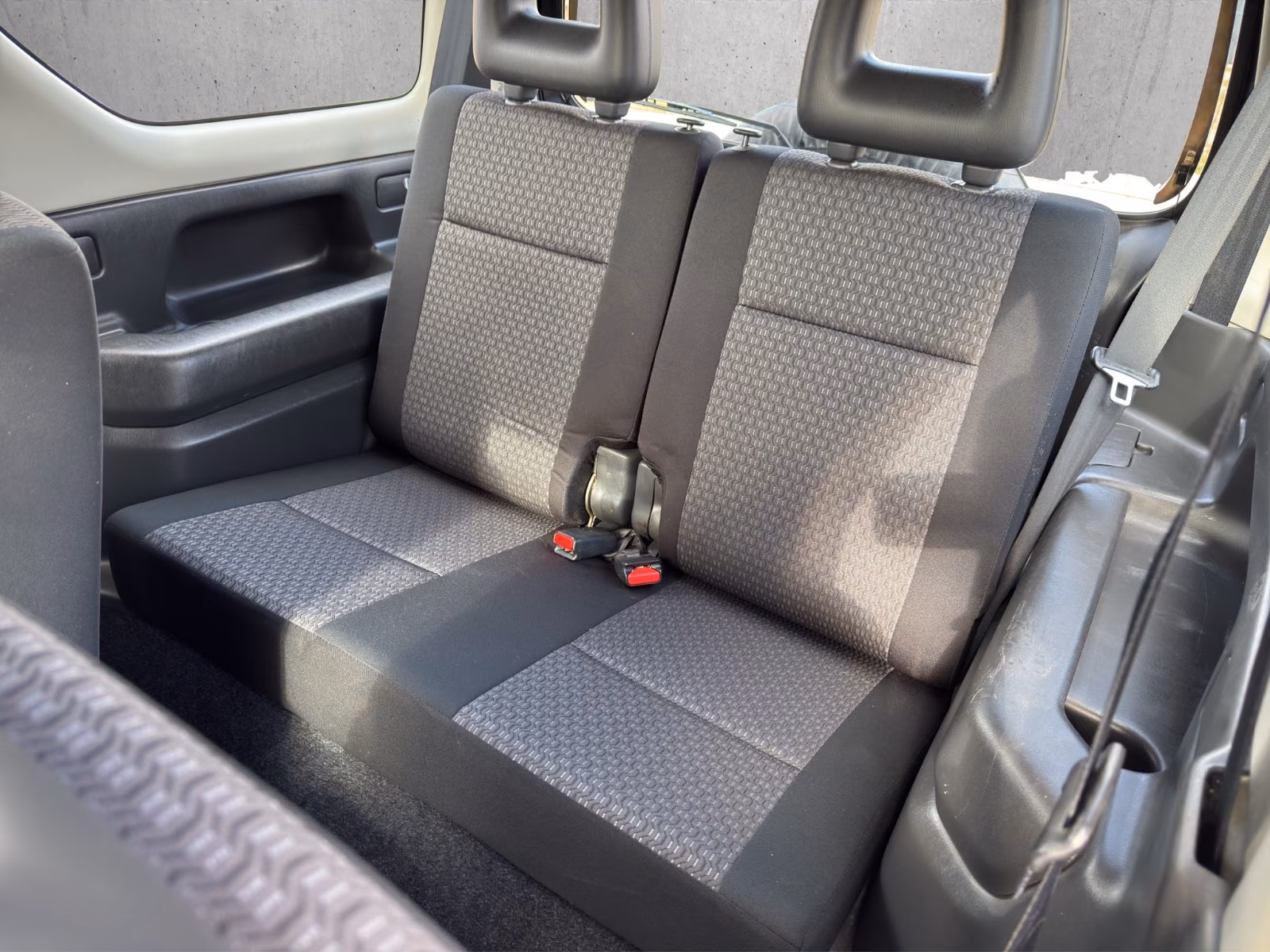 SUZUKI JIMNY 1.3 VVT 86ch 4X4 - CONFORT - ATTELAGE - SIÈGES CHAUFFANTS - PNEUS 4 SAISONS - BARRES DE TOIT