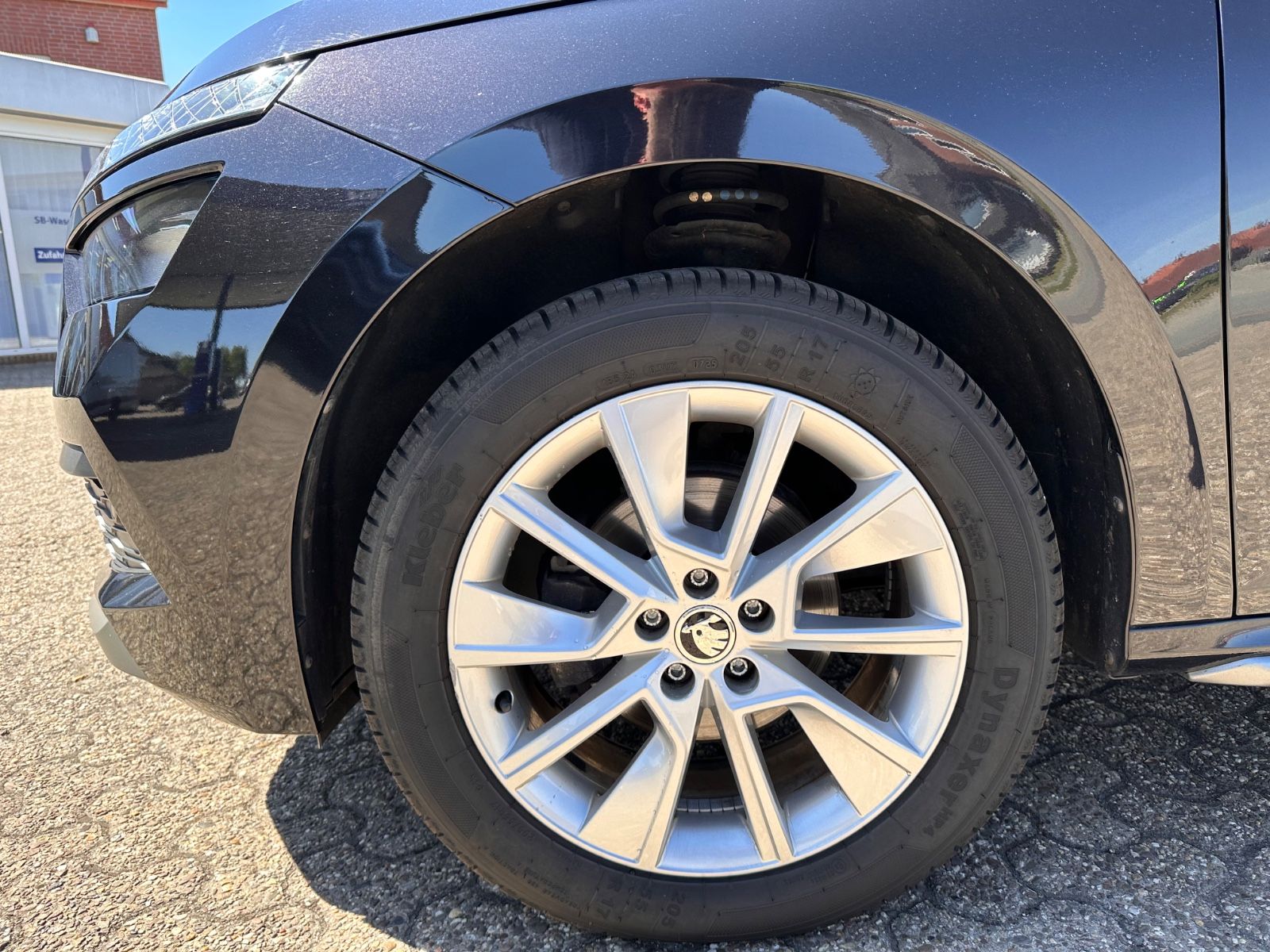 Fahrzeugabbildung SKODA Kamiq 1.5 TSI DSG Style AHK/ACC/LED/Navi/Kessy