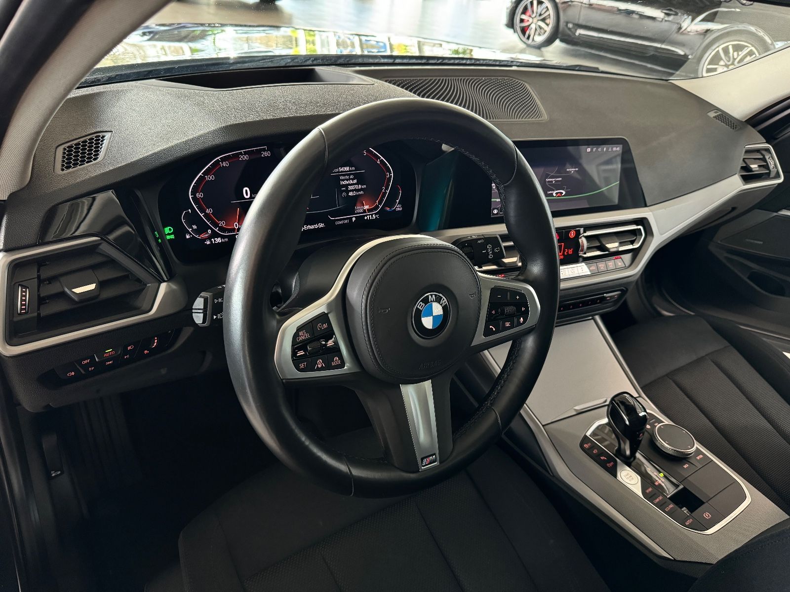Fahrzeugabbildung BMW 330i xD Panorama Laser 360°HUD DAB H/K ACC Alarm