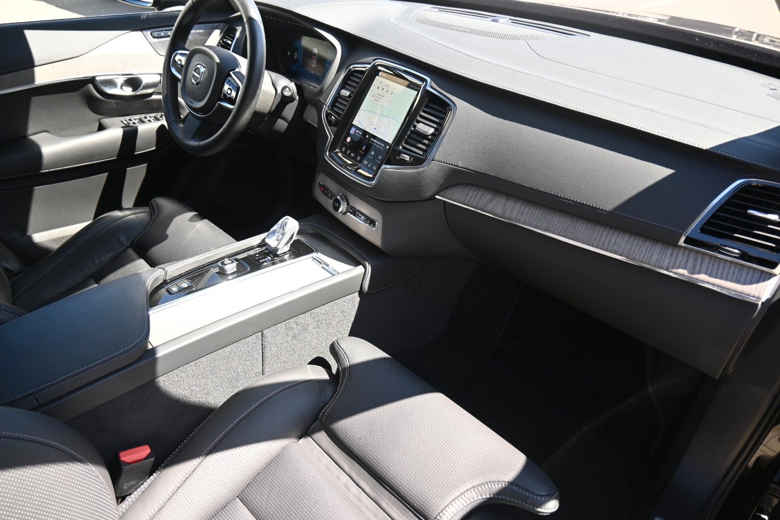 Fahrzeugabbildung Volvo XC90 B5D AWD Plus Bright*LED*PANO*STHZ*360*H&K