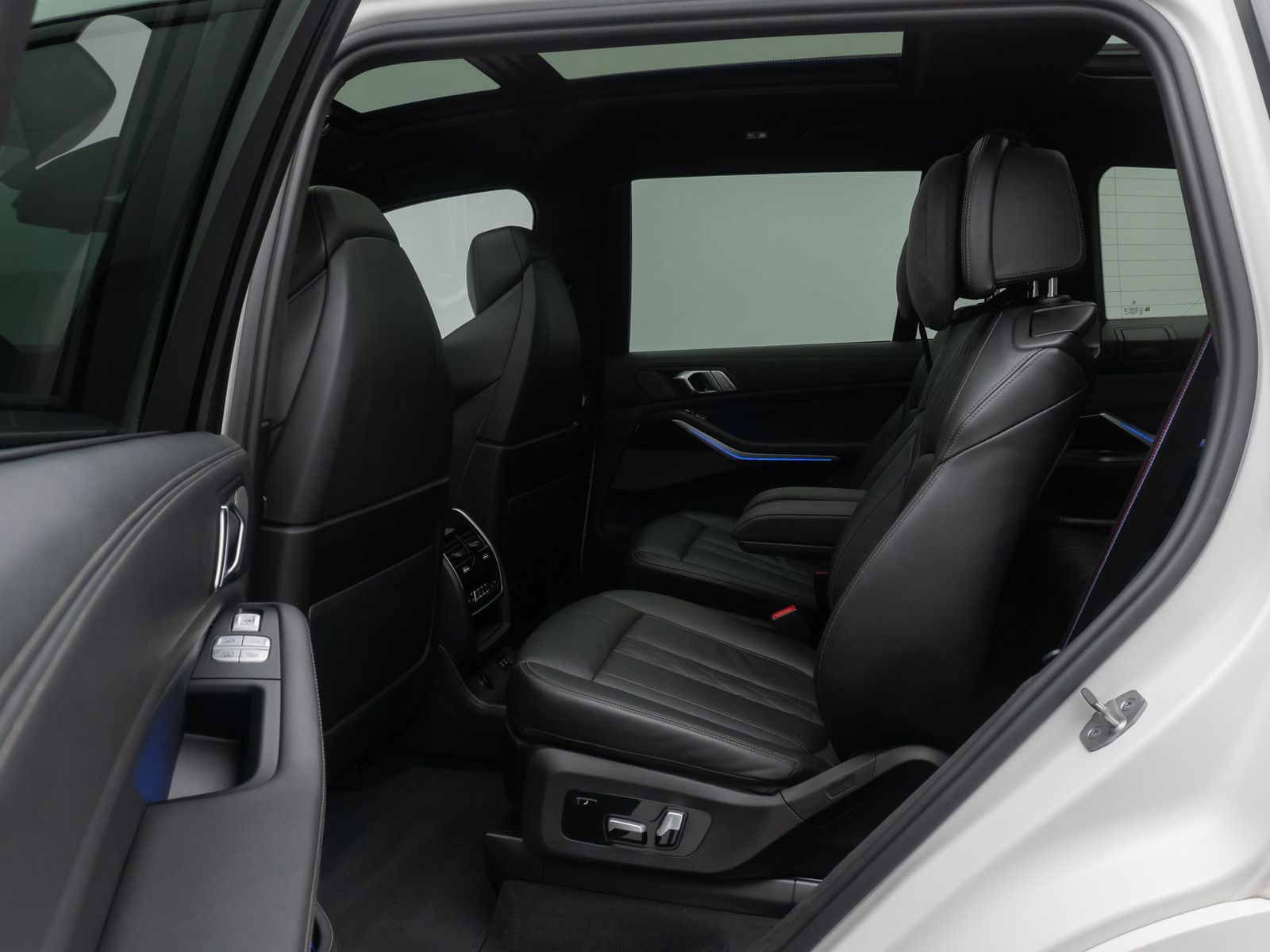 Fahrzeugabbildung BMW X7 M60i xD 360°SkyLounge Individual-Voll 23Zoll